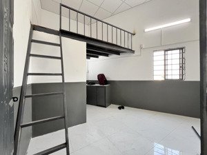 phòng trọ giá rẻ gần ngã tư thủ đức, lê văn việt mới xây, gác cao 2m ở được đông