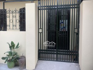 cho thuê nhà riêng ngõ 394 lạc long quân, tây hồ 3 tầng 50m² gần hồ