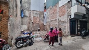 minh khai.lô đất vàng vuông đẹp,vị trí đẹp ngõ thông,5m ra phố ô tô vào nhà, giá siêu rẻ chủ thở xy