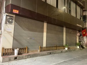 cho thuê tập thể tầng 1 mặt phố láng hạ, 150m2, 99tr/1 tháng