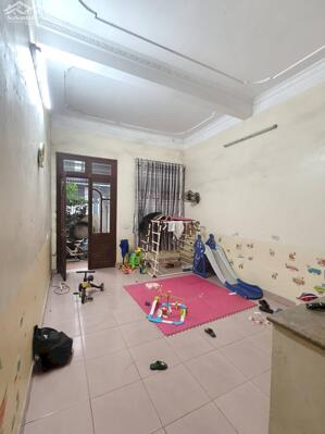 Bán nhà 2,5 tầng gần ngay chân Cầu Niệm - Lãm Hà