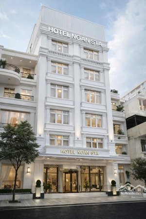 giảm 8 tỷ : khách sạn-chdv mặt tiền khu phan xích long, dt: 8x21m, 6 tầng, 32 phòng, tn 200 triệu