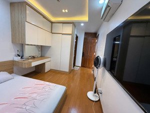 cho thuê căn hộ sky center 2pn , 74m2 ,lầu cao, full nội thất ,giá 17 triệu , ở liền ,lh 