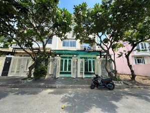 cho thuê biệt thự phú mỹ hưng, cạnh bên các trường nhật bản, đài bắc, hàn quốc,.. 144m2(8x18m) 5pn