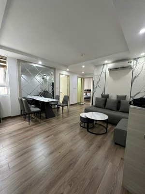 bán căn hộ 2pn tại nguyễn huy tưởng diện tích 70m2 giá 6,8 tỉ