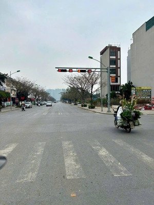 đất dịch vụ la dương hà đông 50m mt4m gần aeon mall, đường rộng giá 13.7 tỷ