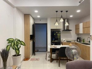 bán căn hộ hoàng quốc việt 55m2 giá 3.1 tỷ có nội thất