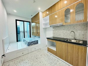 bán tòa ccmn gần đại học thương mại, 45m2x6 tầng, thang máy, 10 phòng kk. 10,5 tỷ