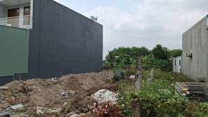 loa loa giá ngộp lô kế bên bán 2.6 tỷ lô này chủ bán 2.3 tỷ phải nhanh tay còn kịp. ac đầu tư ơi