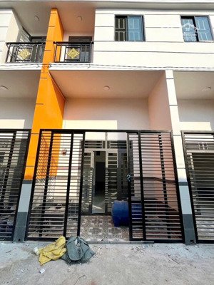 mở bán căn nhà lầu siêu vip đã hoàn thiện đc 95% oy ạ toạ lạc: chợ đồn cây dương - thị trấn đức