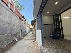 nhà trệt lửng 62m 4x15.5m nhà trống ở ngay, hiệp bình phước giá 6.2 tỷ còn tl