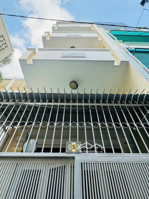 bán nhà hẻm 3m lý chính thắng quận 3 dt 3.3 x 10 nở hậu 5 tầng giá 7.4 tỷ thương lượng