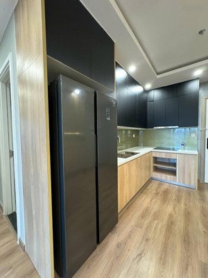 em thúy bán imperia smart city: stu 2tỷ; 1pn+ 3.6tỷ;2pn 54m 3.8tỷ; 2pn+ 64m 5.5tỷ; 3pn 75m 6.3 tỷ.