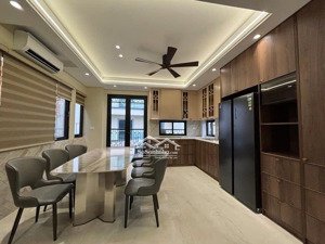 siêu đẹp phố lò đúc 6 tầng thang máy full nội thất- trung tâm hiếm nhà bán