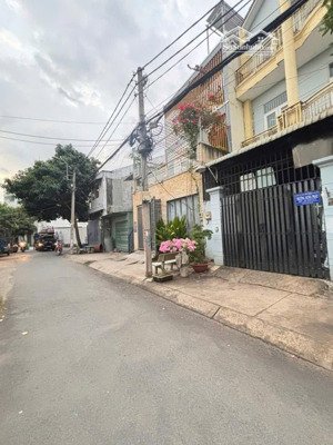 hiếm - nhà tăng nhơn phú b - thủ đức -gần cao đẳng công thương - ngang 6m ( giá nhỉnh 7 tỷ)