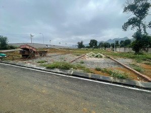 duy nhất 1 lô 3 mặt tiền lõi kcn bảo hiệu giá chỉ 5xx triệu