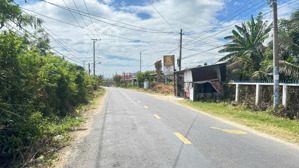 trục xương sống nguyễn huệ, giá mua vào là kinh doanh được liền chỉ 13tr/m2 . mặt tiền lại 10m