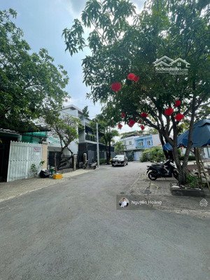 bán chdv trong kdc biệt thự - thu nhập hơn 40tr/th - đường 8m - ngay công viên - sát global city