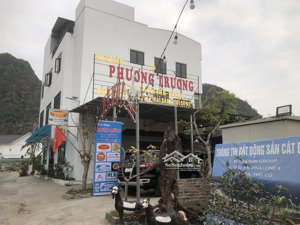 nhà hàng phương trường diện tích 165m2 4 tầng full nội thất trang thiết bị dụng cụ di