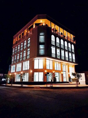 siêu vị trí góc 2 mt cách mạng tháng 8, quận 10-dt 10x26m- 2 tầng - hđt 60 triệu- gía 39ty