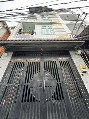 nhà đẹp ngay đầm sen 56m 4 tầng 5pn - giá giảm còn 9tỷ2
vị trí đẹp, gần hòa bình lạc l