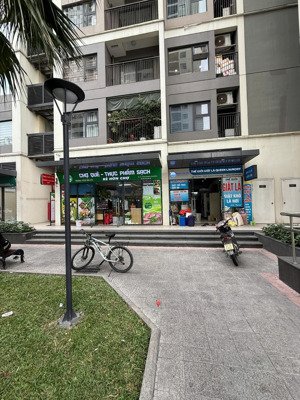 chính chủ cần bán gấp shop chân đế mặt sảnh toà s1.03 vinhomes ocean park 1