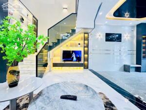 Bán nhà hẻm xe hơi 146 rộng 8m đường Võ Thị Sáu phường Võ Thị Sáu quận 3, DT: 5x13m, giá 17 tỷ