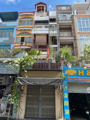 cho gặp chủ bán nhà 5 tầng đường bà hạt p9 q10. diện tích 3,3x14m nở hậu. giá 15 tỷ có bớt