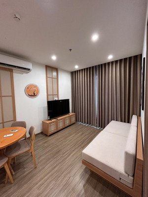 cần bán gấp căn hộ 1n toà sa5, diện tích 42,2m2, full nội thất, giá 3,3 tỷ. vinhomes smart city