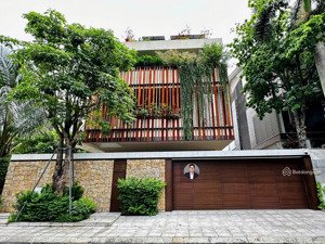 biệt thự vip đường nguyễn thành ý phường sài gòn quận 1. dt: 12x15m. cn: 180m2 3 tầng. giá 50 tỷ