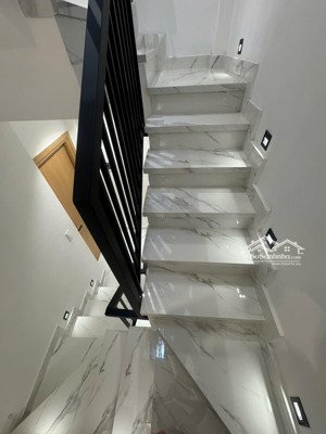 bán nhà hxh 629/18 nguyễn đình chiểu, phường bàn cờ. cách công viên số 1 lý thái tổ 50m