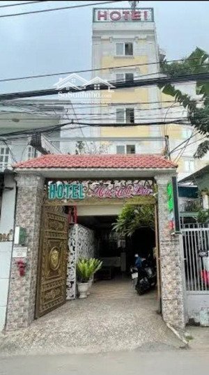 bán khách sạn ở thuận an - bình dương. doanh thu ổn định 160 triệu / tháng