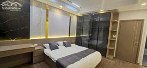 Bán nhà đẹp - Có thang máy - 31m2 sổ - 5 tầng - Giá nhỉnh 8 tỷ - Ngõ to – Oto đậu sát nhà.