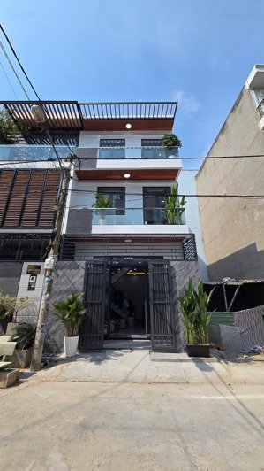 nhà 2 lầu hẻm 10m khu vip tx25 - ngay uỷ ban phường - ngã tư ga.dt. 4.7m x 11m . giá tốt full nt