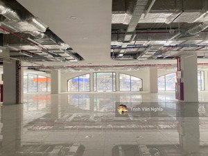 cho thuê mặt phố hàng khoai , tổng dtsd gần 5000m, mặt tiền 200m, giá thuê 3 tỷ