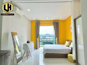 phòng ban công mới xây, an ninh ngay chợ hoàng hoa thám tân bình