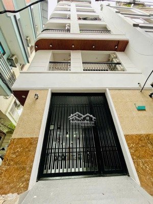 bán toà chdv 279 đội cấn, hơn 30 tỷ, lô góc dt 105m, 8 tầng, 24 căn hộ, dòng tiền 2 tỷ/ năm