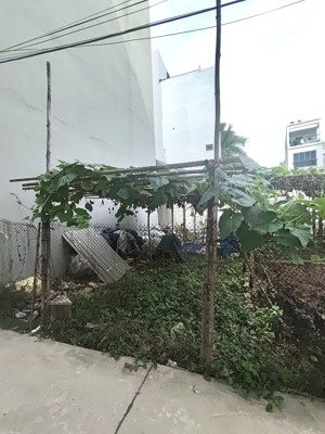 cần bán mảnh đất phúc lợi 32m2 5,35 tỷ ngõ thông ô tô đỗ.