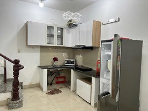 11 triệu/tháng - nhà full nội thất 2 lầu 4 phòng ngủ 4wc lã xuân oai tiện làm cty, nail, spa