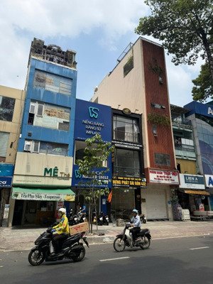 hàng hiếm, ngang 7m đường ngô gia tự, quận 10. xd: 6 tầng - hđt: 150triệu. giá bán 32 tỷ