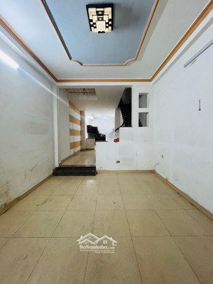 hot. giá rẻ .nhà chính chủ hẻm xe hơi phạm văn bạch, p15, tân bình.3 tầng.dt 4x18m. chỉ 6.7 tỷ