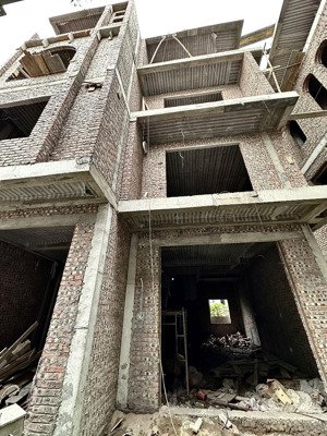 nhà mặt ngõ hồ sen. cách mặt đường 10 bước chân, oto đỗ sát nhà