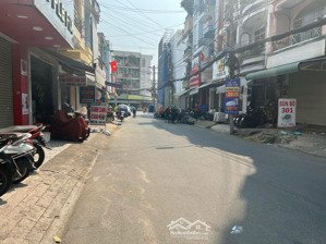 nhà kinh doanh 2 mặt tiền đs1 linh tây, gần chợ thủ đức. cách tiệm vàng kim hạnh 50m. 9tỷ5