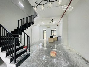 27tr/tháng nhà phố mặt tiền đường 25m hoàn thiện sẵn đẹp, phù hợp mở công ty, văn phòng kinh doanh