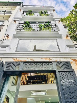 đoàn văn bơ - quận 4, dt 74m2 (3pn - 4nvs) xe hơi tới cửa, giá 3tỷ320 (còn giảm), gần chợ xóm chiếu