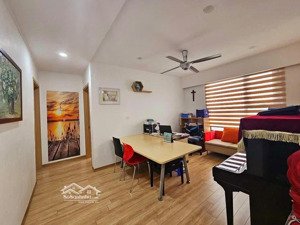 cực sốc. 10 tỷ sở hữu căn 3pn trung tâm cầu giấy. sẵn sổ. full đồ