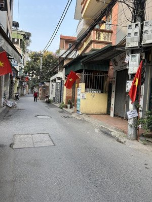 toà ccmn 9 căn hộ thang máy ngõ oto 7 chỗ thông,