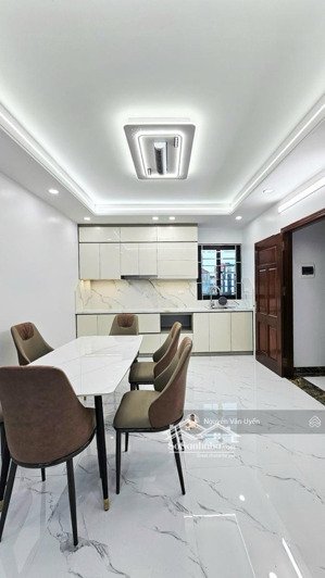 hàng hiếm '' phố đội cấn '' ba đình. ngõ thông '' nông '' chỉ 40m ra ô tô '' 36m2 x 5 tầng x 7''6 tỷ.