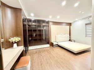 chinh chủ bán nhà giải phóng xây mới 80m2 lô góc, thang máy, gara ô tô giá chỉ hơn 19 tỷ.