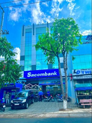 đất nền thị trấn cách sacombank 300m - long an - 1ty1xx (x tiểu học)